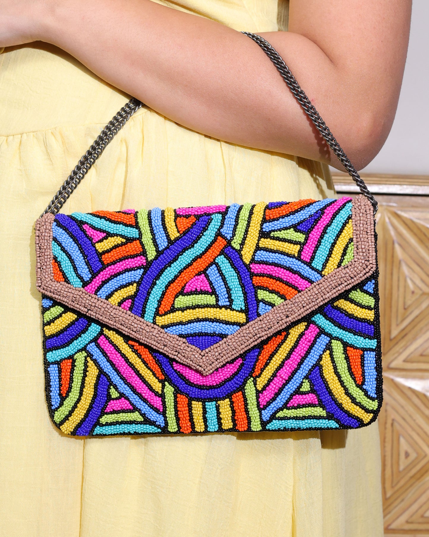 Satrangi Clutch