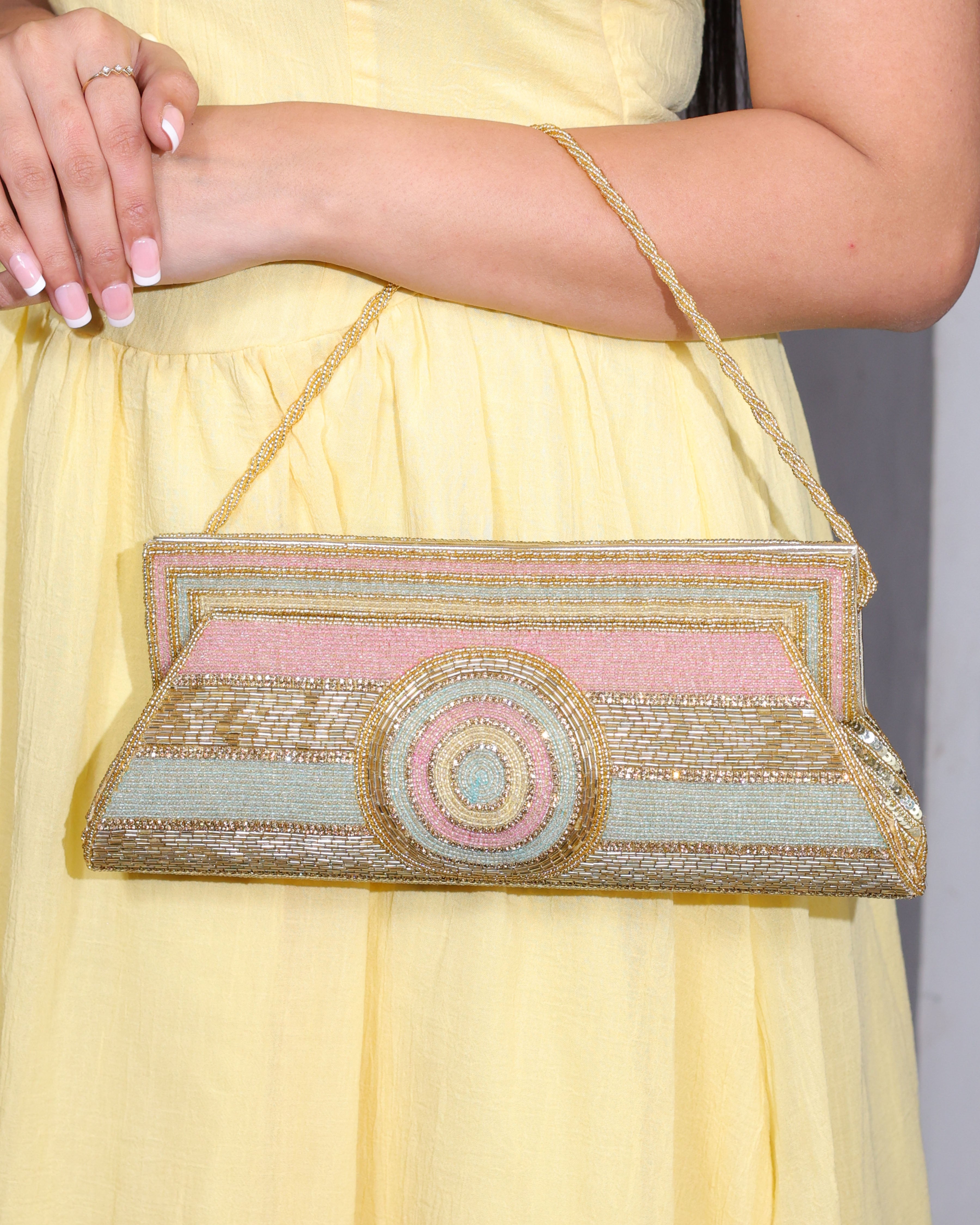 Contour Clutch