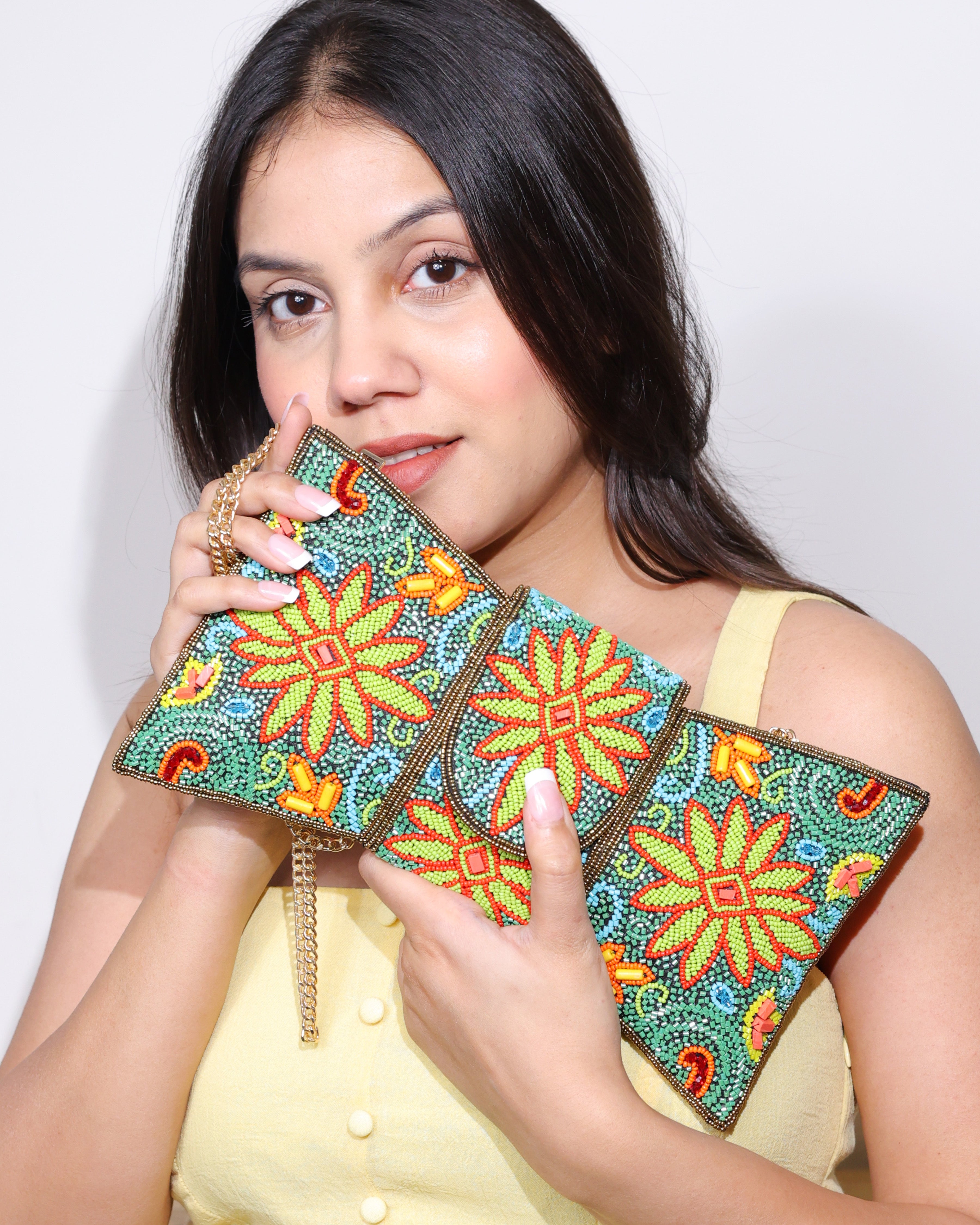Tara Flora Clutch